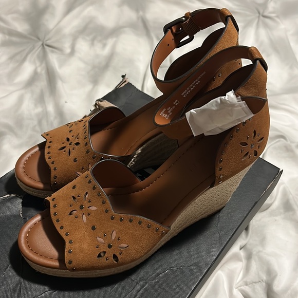 NWT Coach leather sandal - Picture 6 of 7